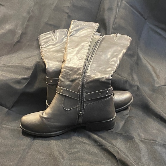 Wanted Black Mid-Calf Lace-Up Harness Boots - Picture 3 of 3